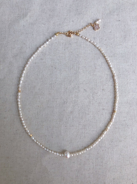 Amour de Mistissi Oval Keshi Necklace