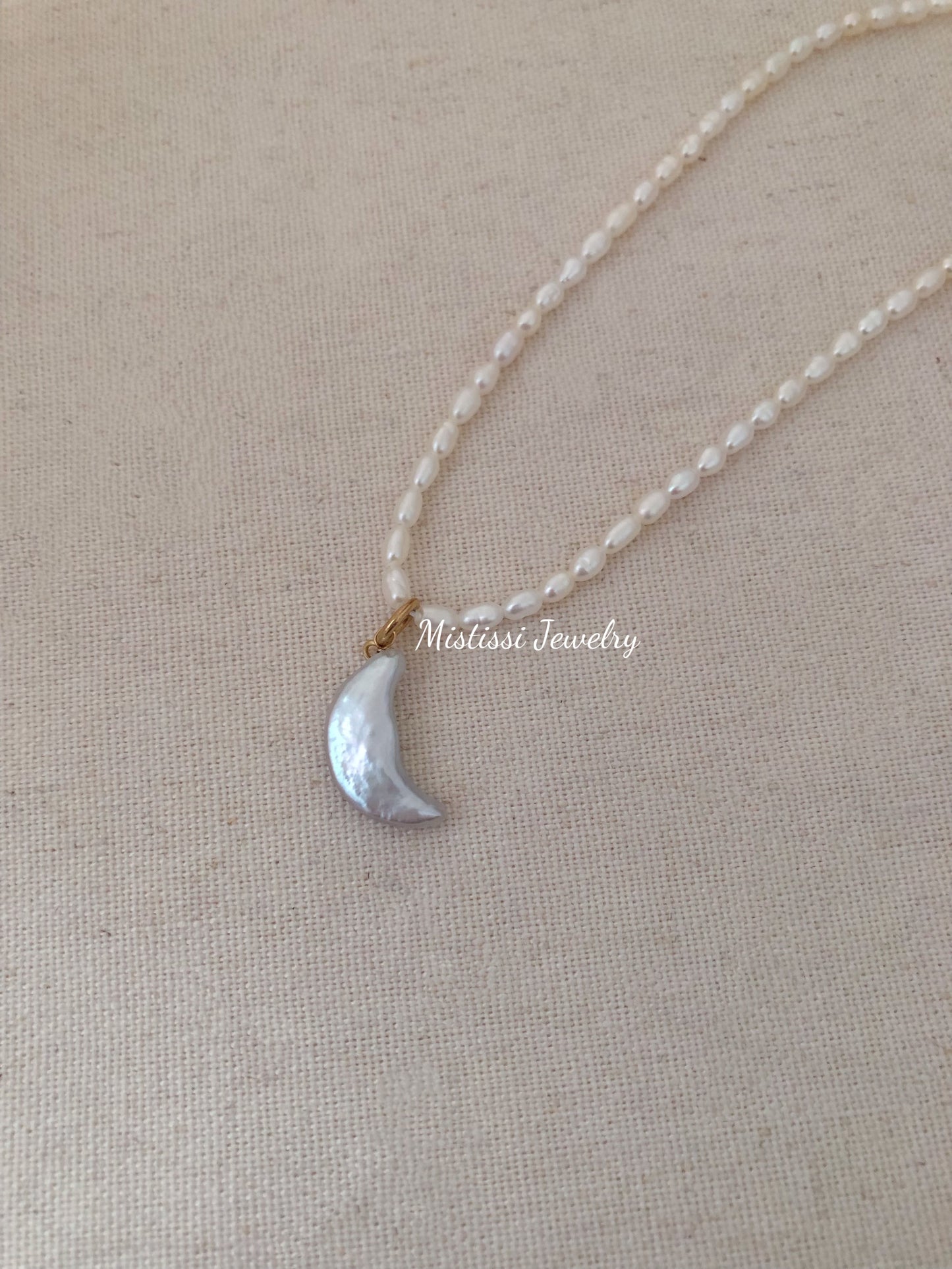 Lune de Mistissi – Moon Pearl Pendant