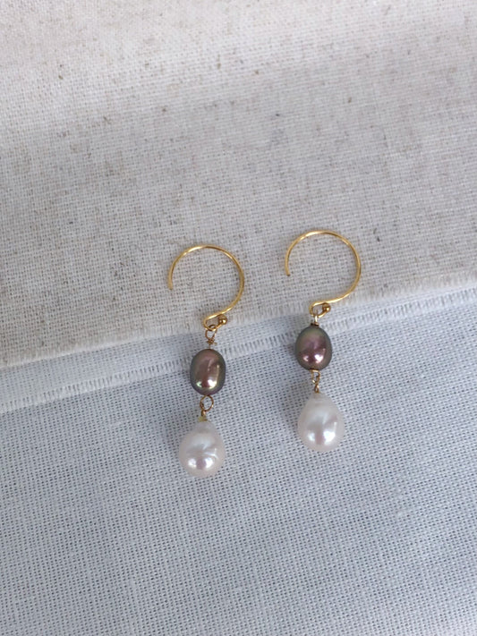 Couleur de Mistissi Duo: Baroque Freshwater Pearl Earrings