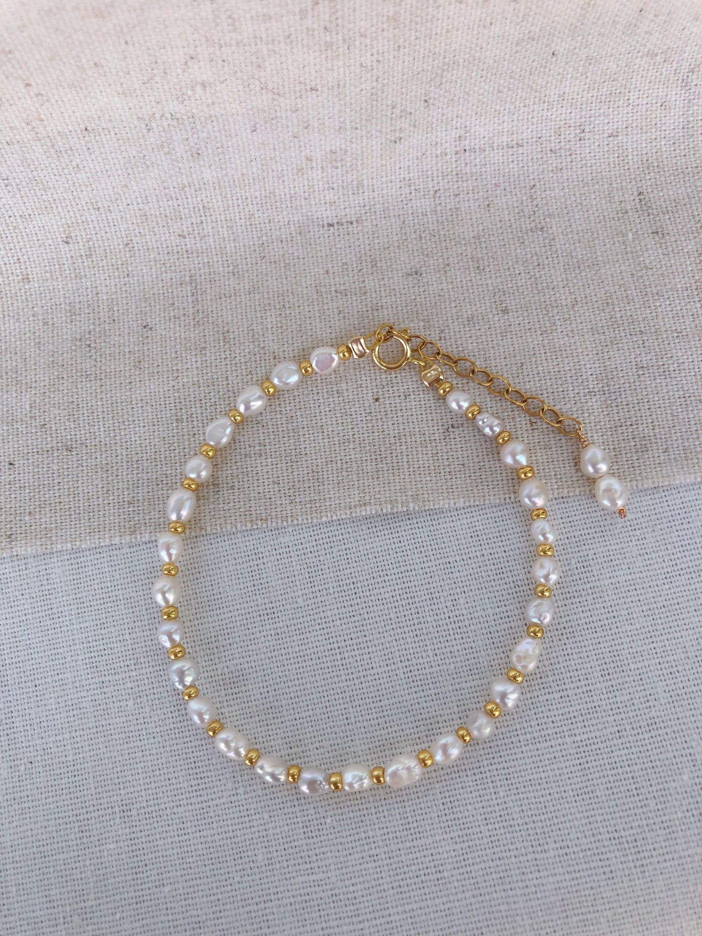 Golden Mistissi Baroque Pearl Bracelet
