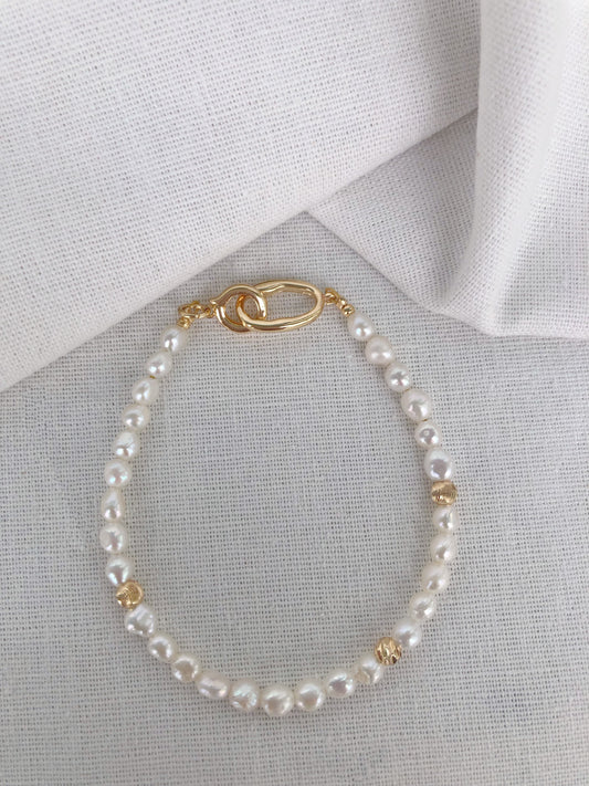 Golden Mistissi Baroque Pearl Bracelet