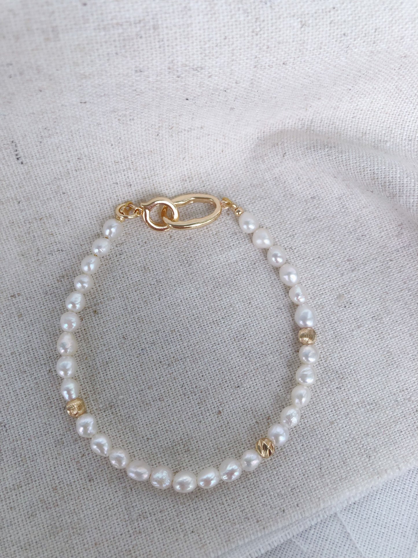 Golden Mistissi Baroque Pearl Bracelet