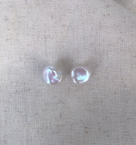 Petale de Mistissi – Pearl Stud Earring