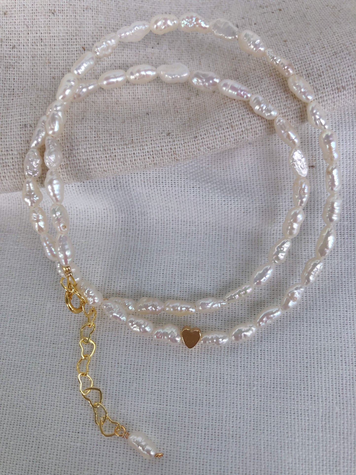 Amour de Mistissi minimalist pearl choker