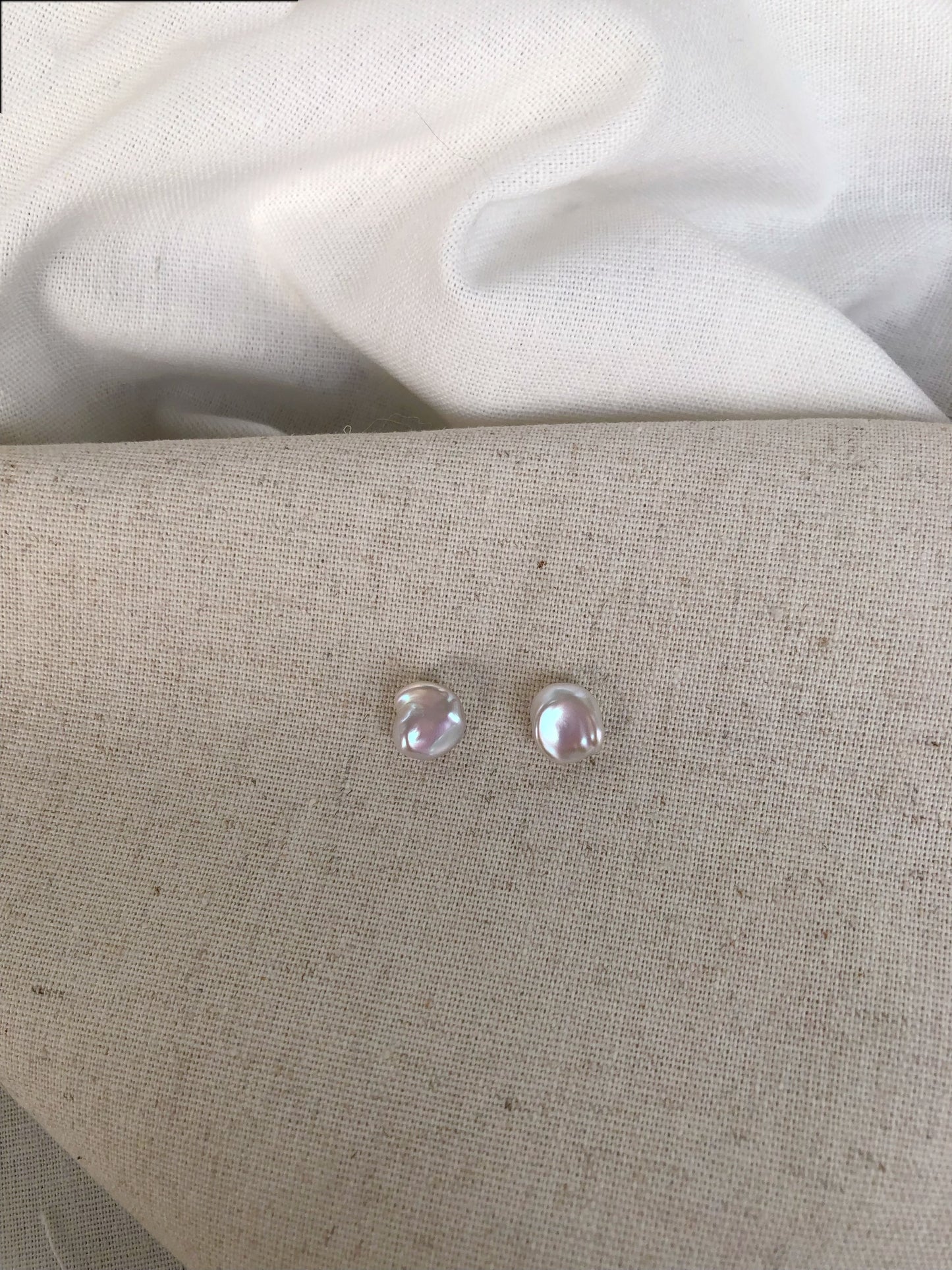 Petale de Mistissi – Pearl Stud Earring