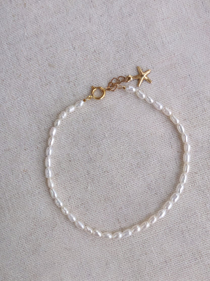 Micro de Mistissi – Seed Rice Pearl Bracelet