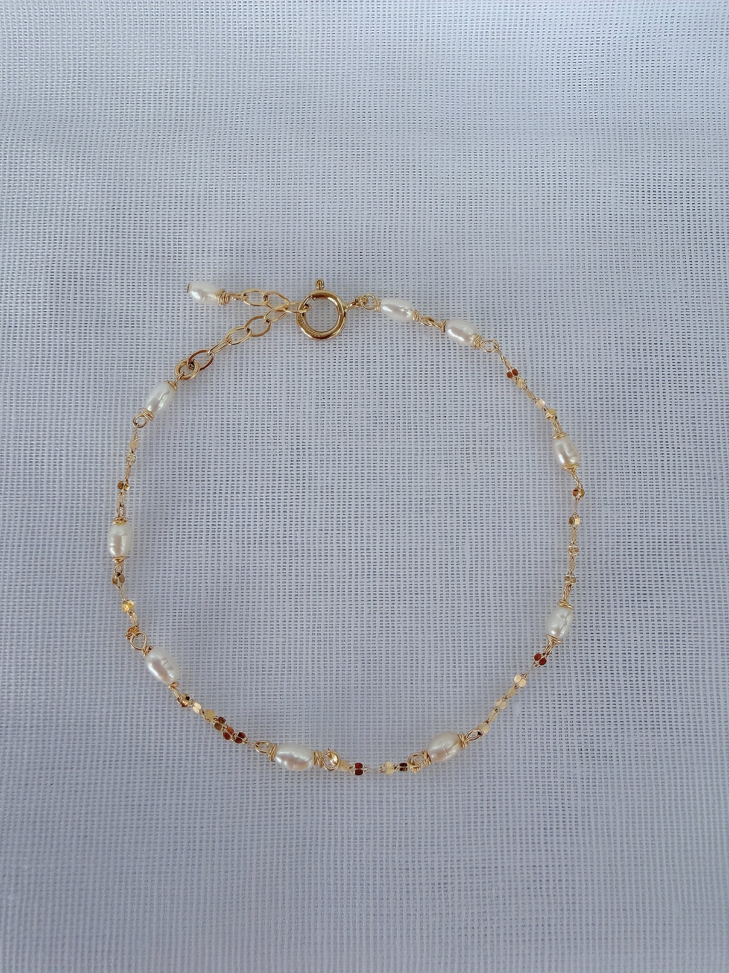 Mistissi ultra dainty pearl bracelet