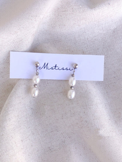 Grain de Lune – Rice Pearl Dangle Earrings