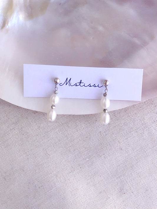 Grain de Lune – Rice Pearl Dangle Earrings