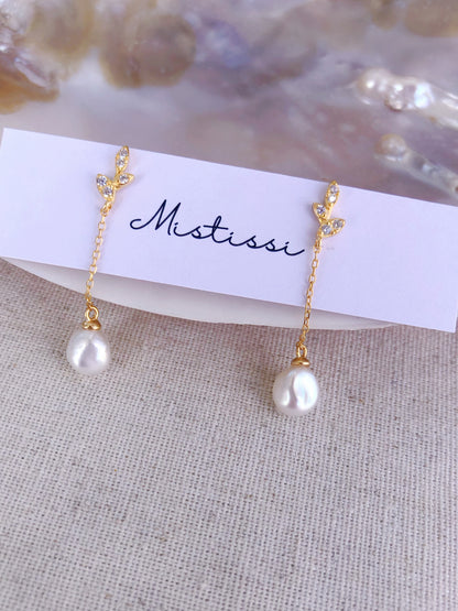 Feuille d'Or – CZ Leaf & Pearl Drop Earrings