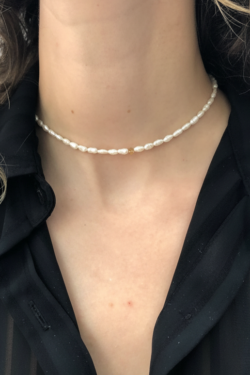 Tour de cou minimaliste en perles Amour de Mistissi