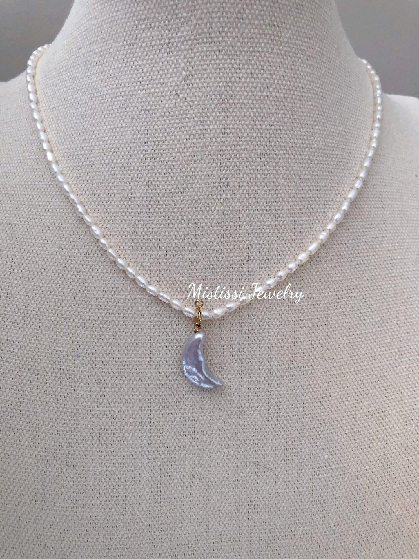 Lune de Mistissi – Moon Pearl Pendant