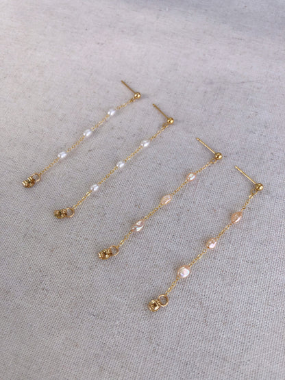 Micro de Mistissi Gold Keshi Pearl Chain Dangle Earrings
