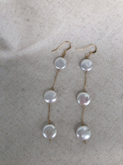 Éclat de Mistissi Trio: Coin Baroque Freshwater Pearl Earrings