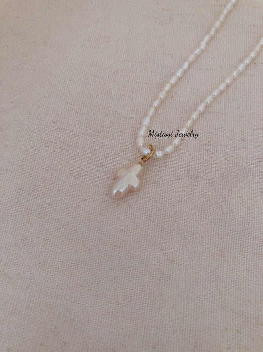 Mistissi – Cross Pearl Charm