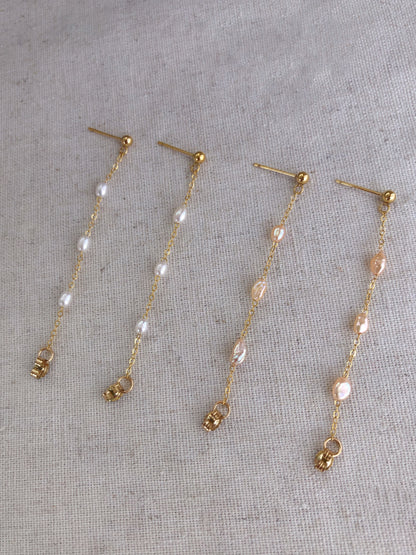 Micro de Mistissi Gold Keshi Pearl Chain Dangle Earrings