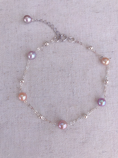 Mistissi Céleste – Iridescent Metallic Pearl Bracelet