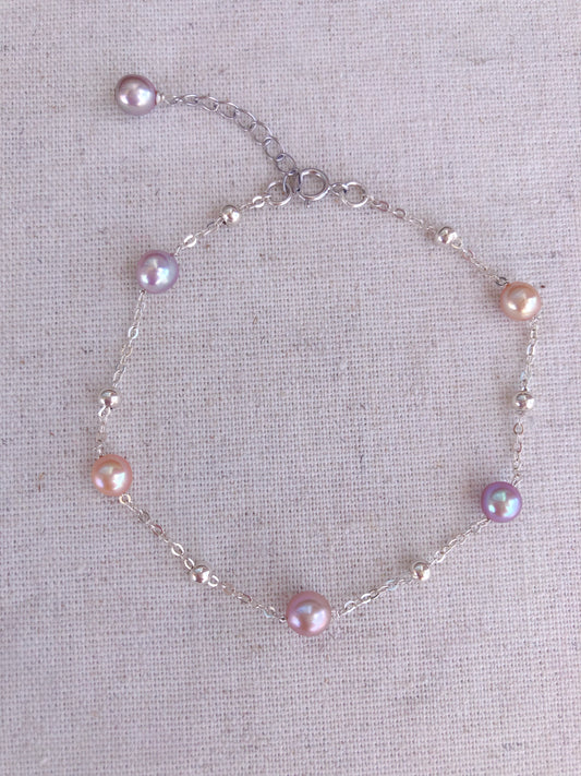 Mistissi Céleste – Iridescent Metallic Pearl Bracelet
