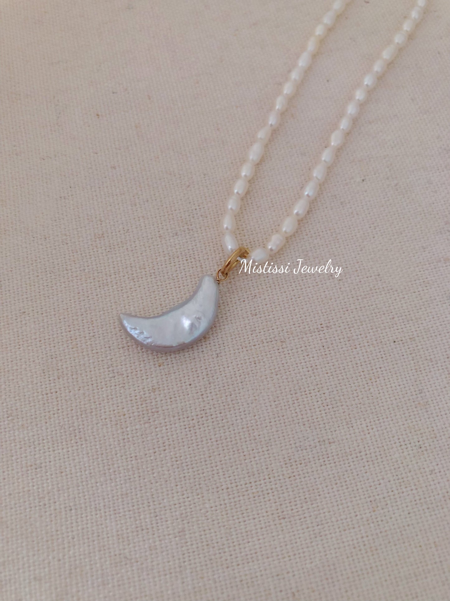Lune de Mistissi – Moon Pearl Pendant