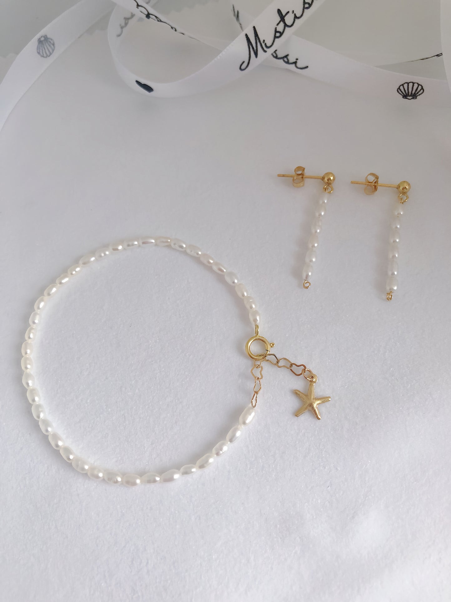 Micro de Mistissi – Seed Rice Pearl Bracelet