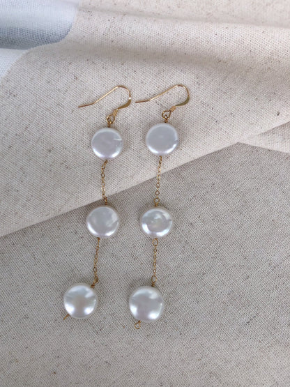 Éclat de Mistissi Trio: Coin Baroque Freshwater Pearl Earrings