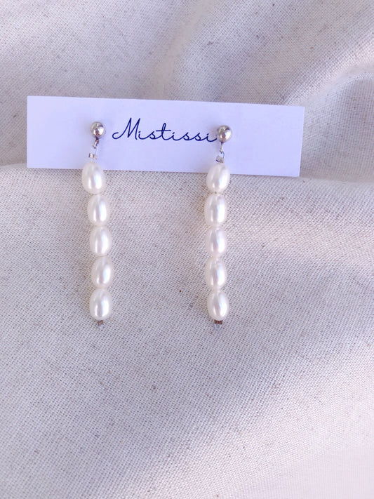 Fil de Perles – Rice Pearl Linear Drop Earrings