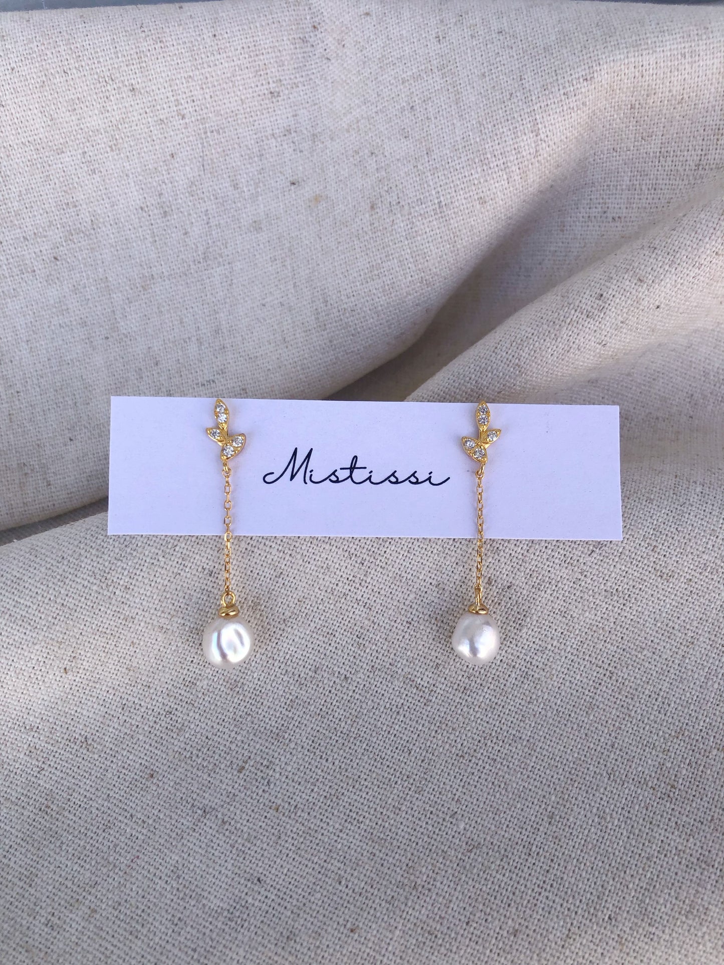 Feuille d'Or – CZ Leaf & Pearl Drop Earrings