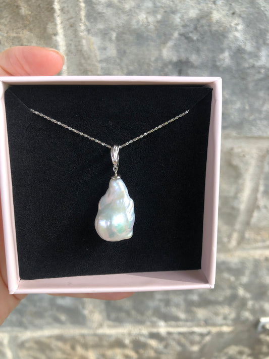 Baroque Pearl Pendant