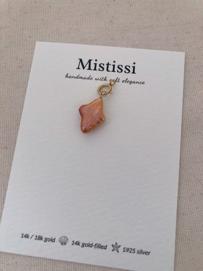 Étoile de Mistissi Pendant: Four-Point Star