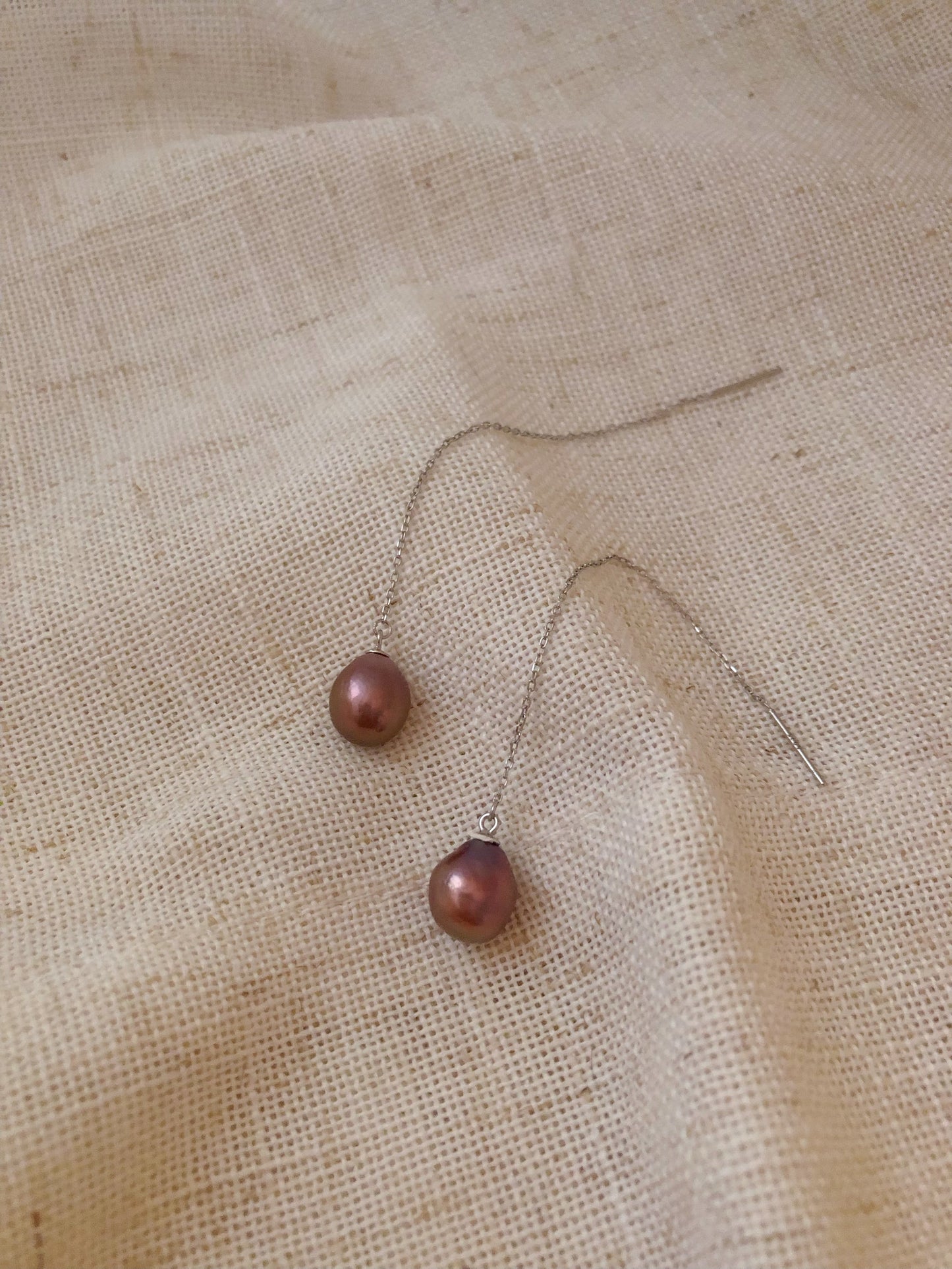 Couleur de Mistissi Dangle Pearl Earrings