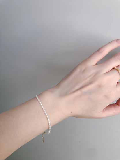 Micro de Mistissi – Seed Rice Pearl Bracelet