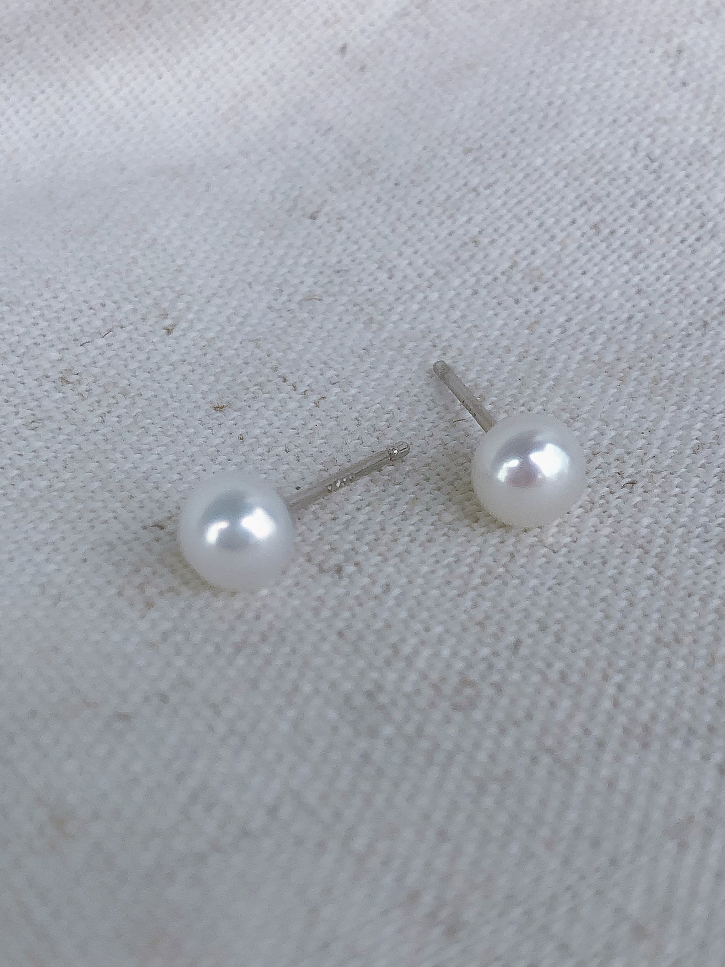 Micro de Mistissi Seed Stud Pearl Earrings