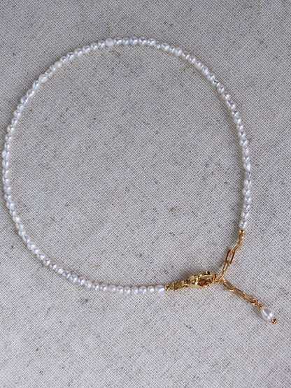 Micro de Mistissi – Petite Pearl Whisper Anklet