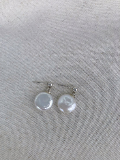 Éclat de Mistissi: Coin Pearl Sterling Silver Earrings
