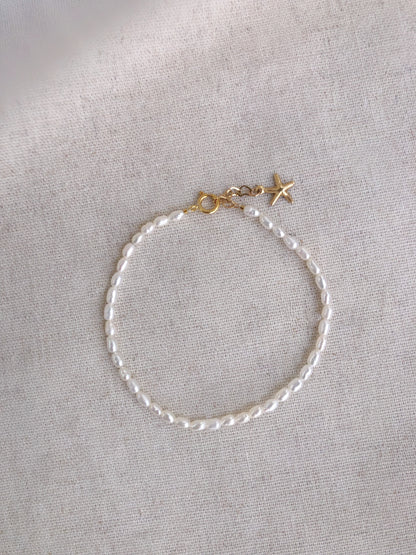 Micro de Mistissi – Seed Rice Pearl Bracelet