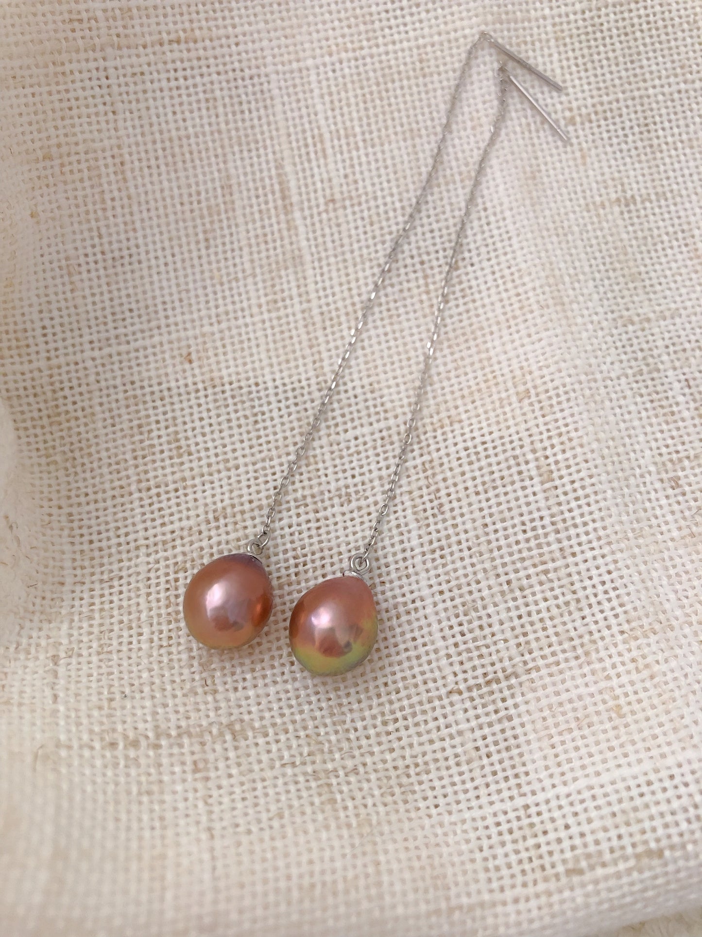 Couleur de Mistissi Dangle Pearl Earrings