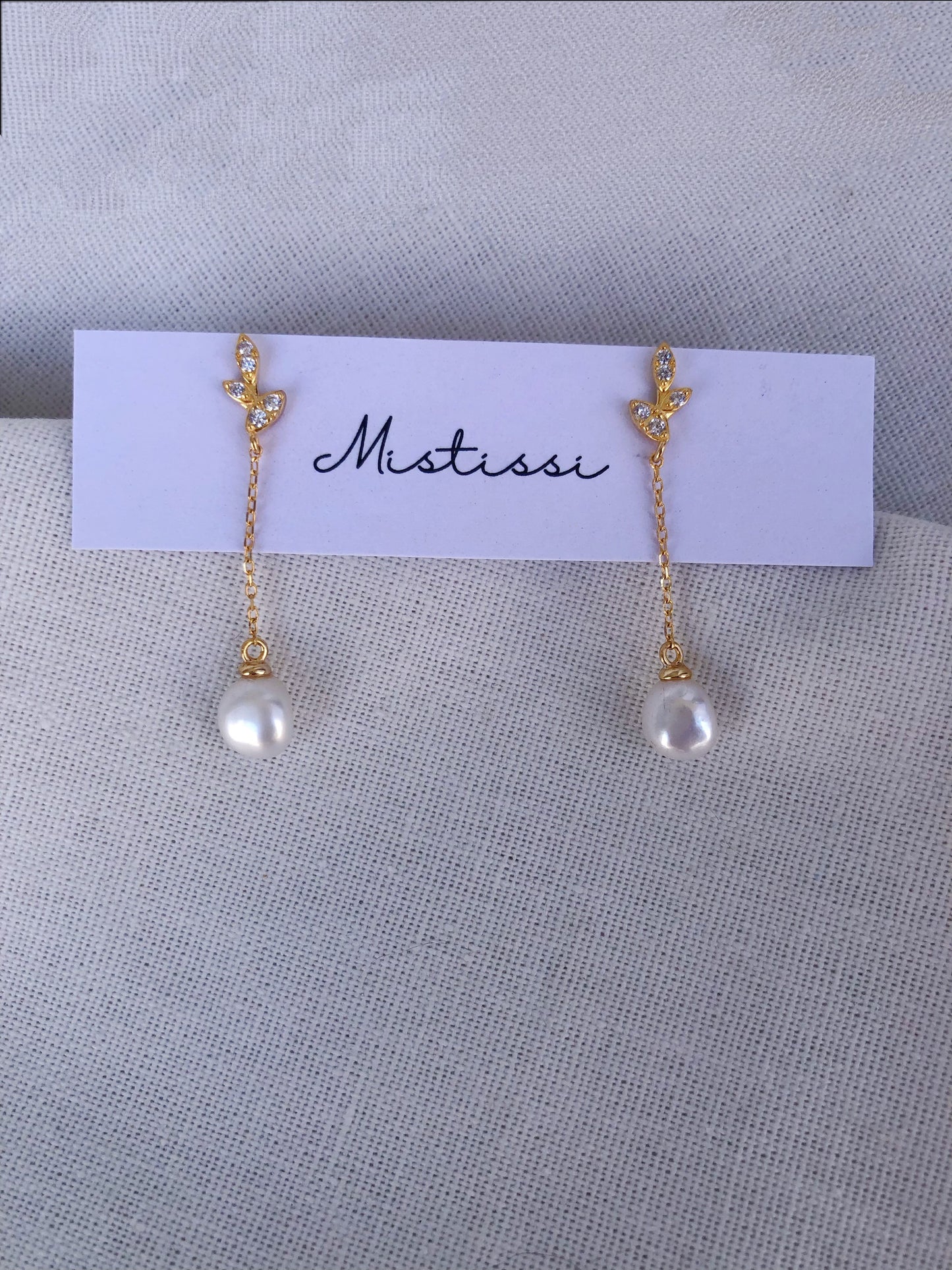 Feuille d'Or – CZ Leaf & Pearl Drop Earrings