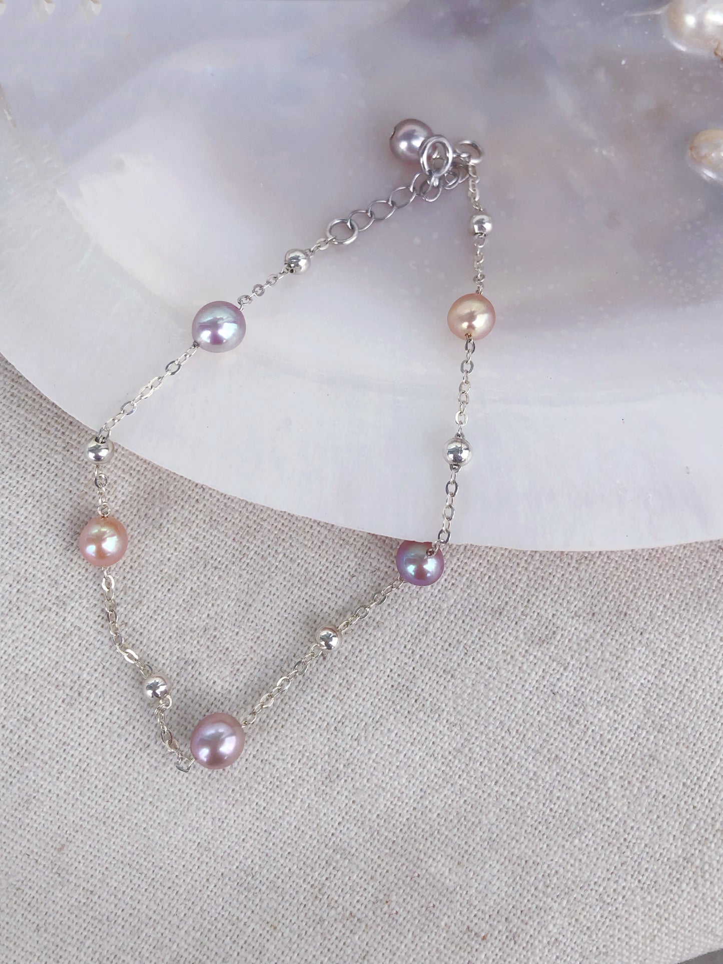 Mistissi Céleste – Iridescent Metallic Pearl Bracelet