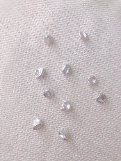 Petale de Mistissi – Pearl Stud Earring