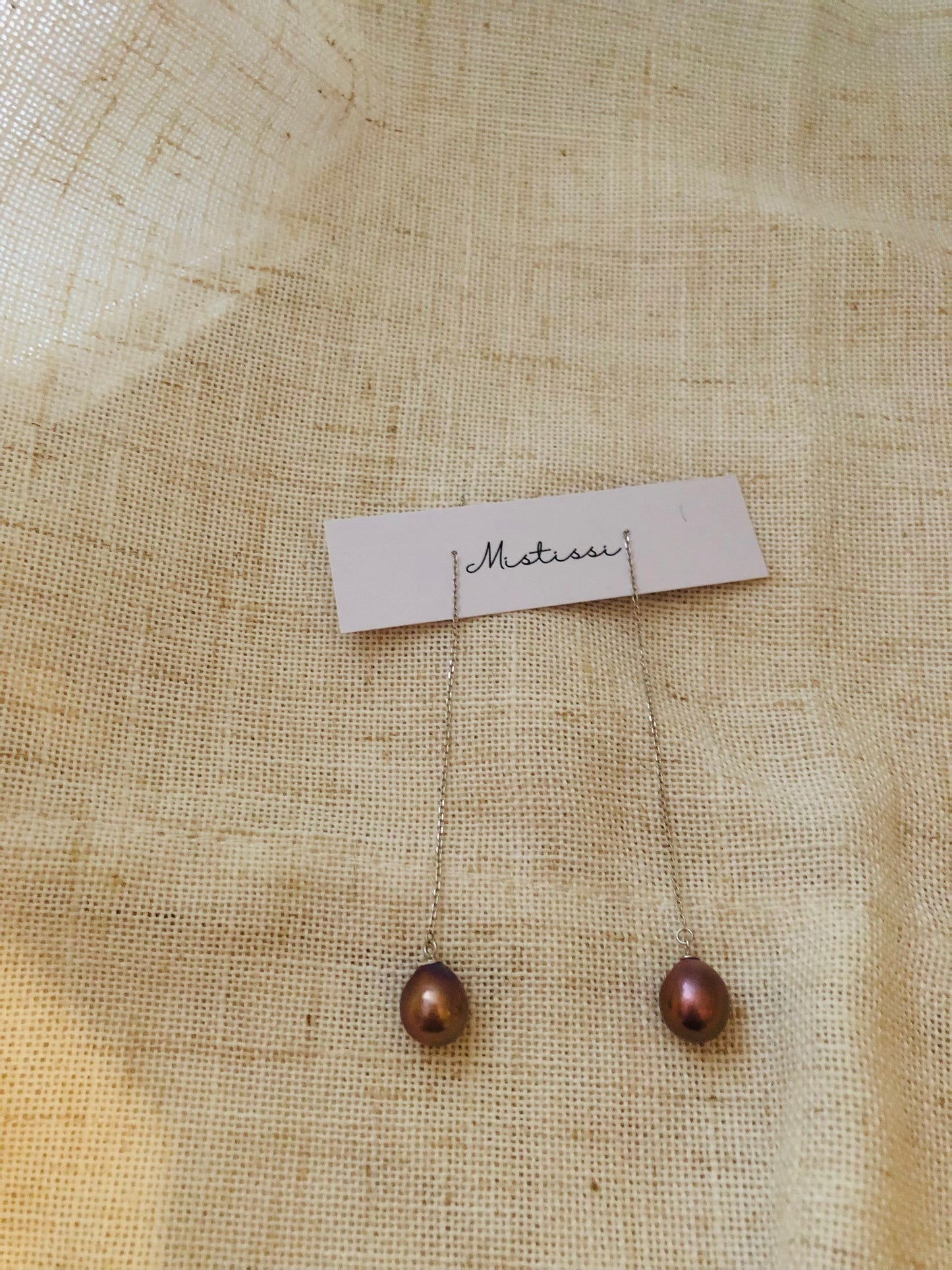 Couleur de Mistissi Dangle Pearl Earrings