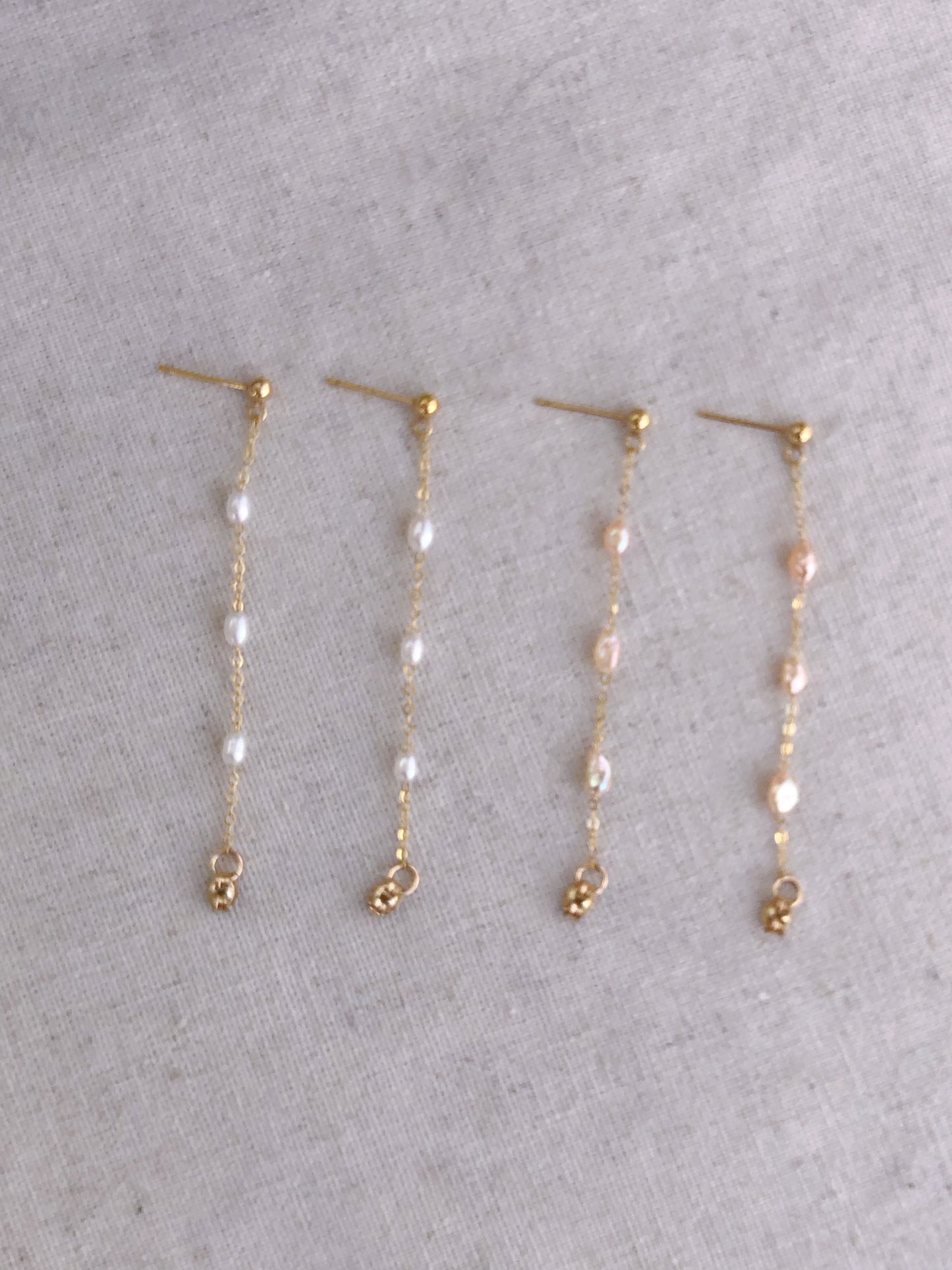 Micro de Mistissi Gold Keshi Pearl Chain Dangle Earrings