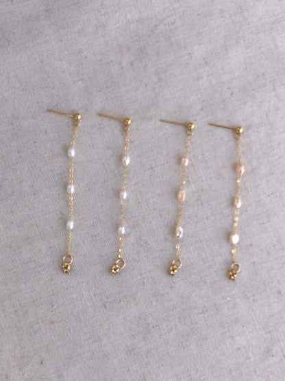 Micro de Mistissi Gold Keshi Pearl Chain Dangle Earrings