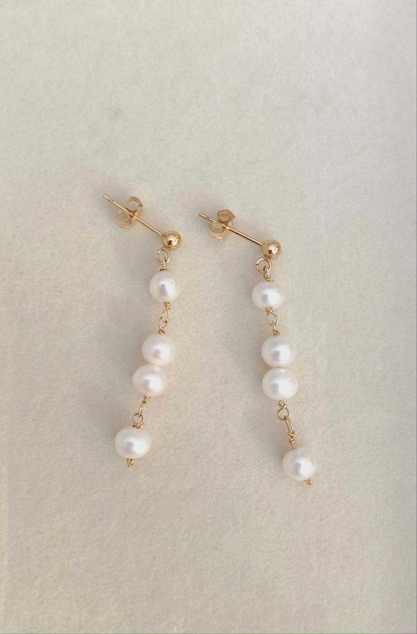 Amour de Mistissi Quartet: Freshwater Pearl Earrings