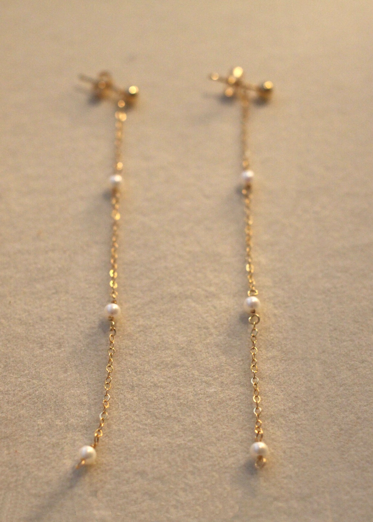 Dainty de Mistissi Trio: Freshwater Pearl Earrings