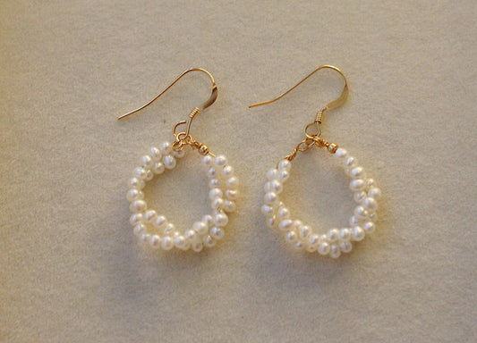 Armour de Mistissi: Circle Freshwater Pearl Earrings