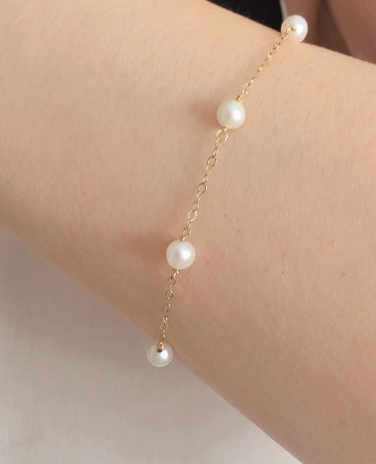 Amour de Mistissi: Floating Pearl Bracelet