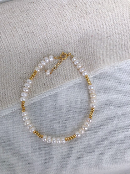 Couleur de Mistissi Golden Baroque Pearl Bracelet