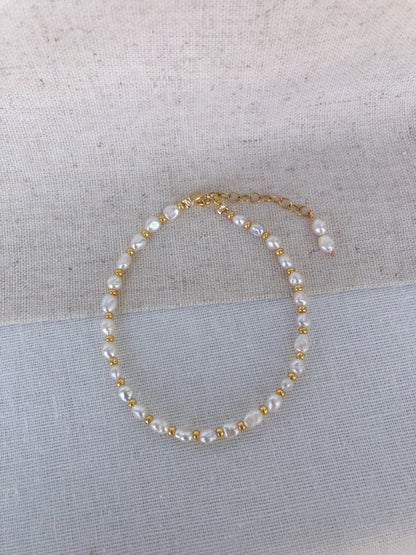 Golden Mistissi Baroque Pearl Bracelet