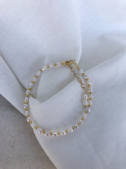 Golden Mistissi Baroque Pearl Bracelet