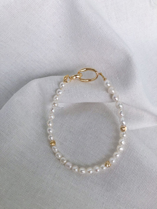 Golden Mistissi Baroque Pearl Bracelet